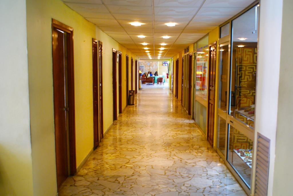 Hotel Sawa Дуала Экстерьер фото