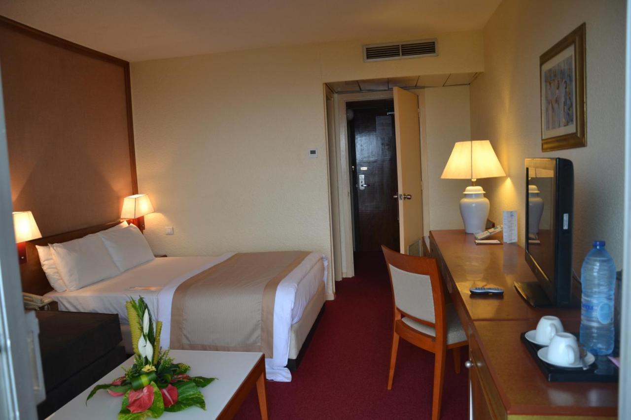 Hotel Sawa Дуала Экстерьер фото