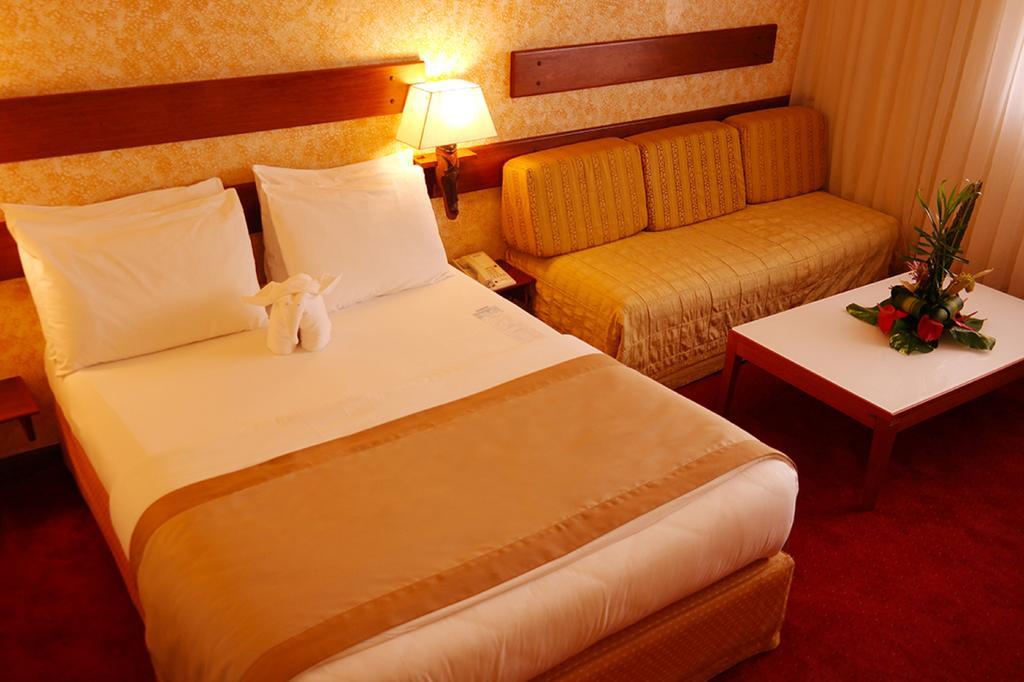 Hotel Sawa Дуала Экстерьер фото