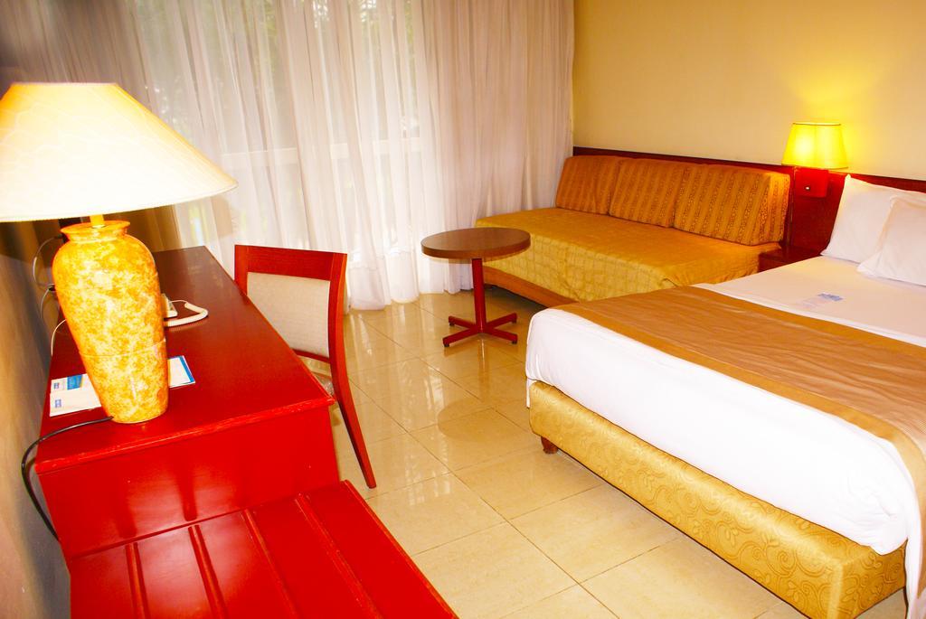 Hotel Sawa Дуала Экстерьер фото