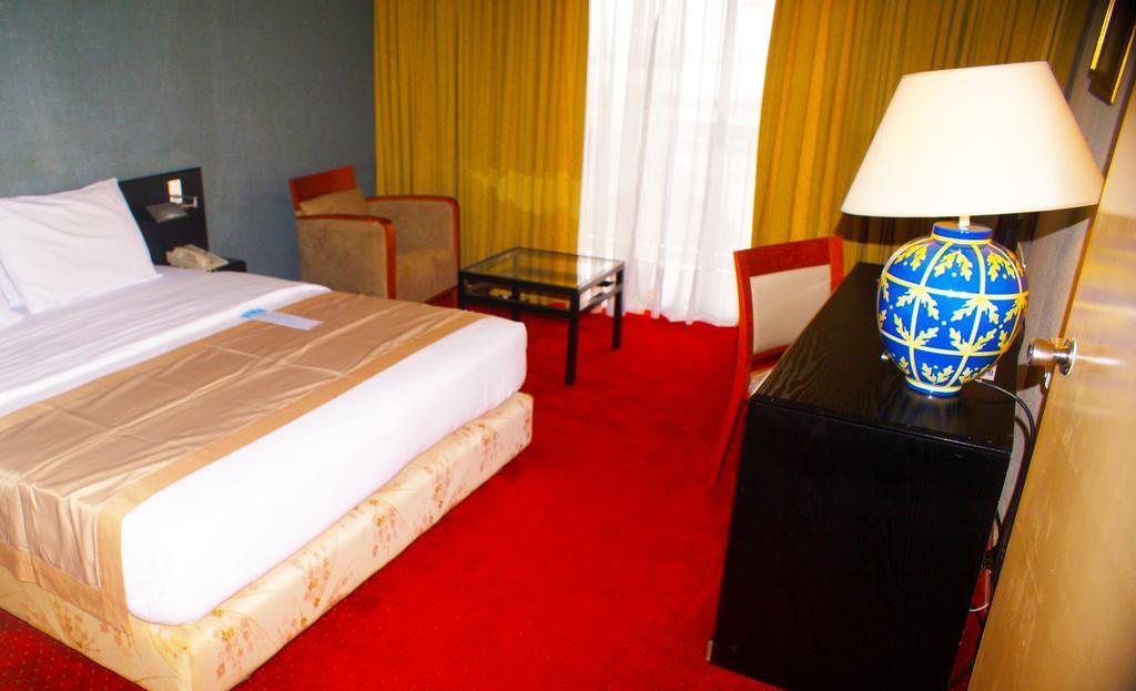 Hotel Sawa Дуала Экстерьер фото