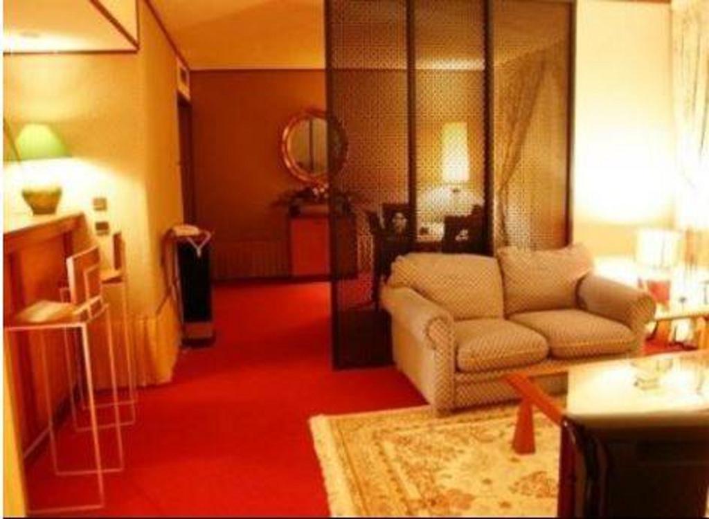 Hotel Sawa Дуала Номер фото