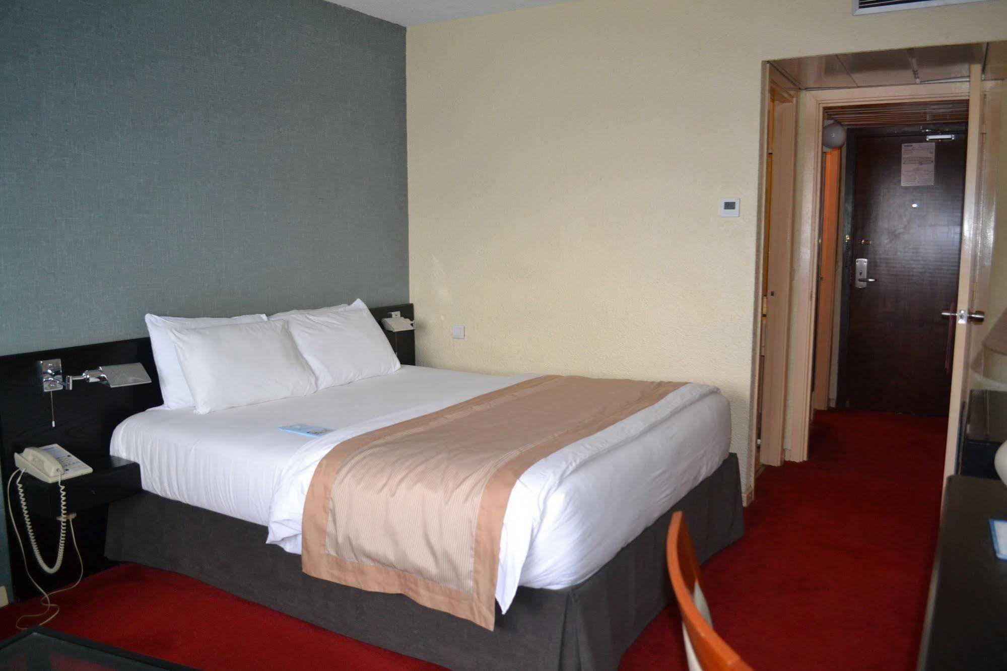 Hotel Sawa Дуала Экстерьер фото