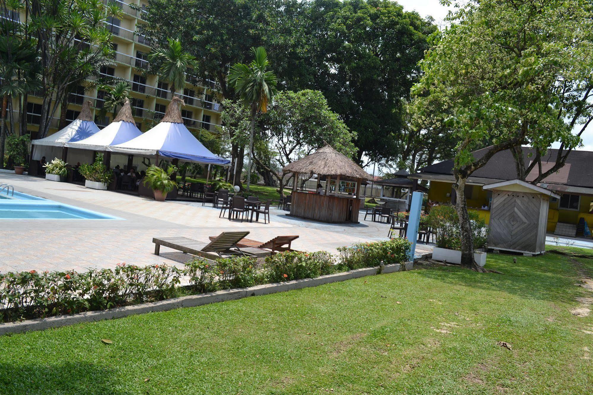 Hotel Sawa Дуала Экстерьер фото