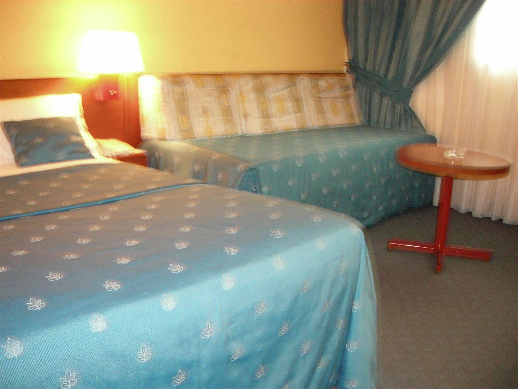 Hotel Sawa Дуала Экстерьер фото
