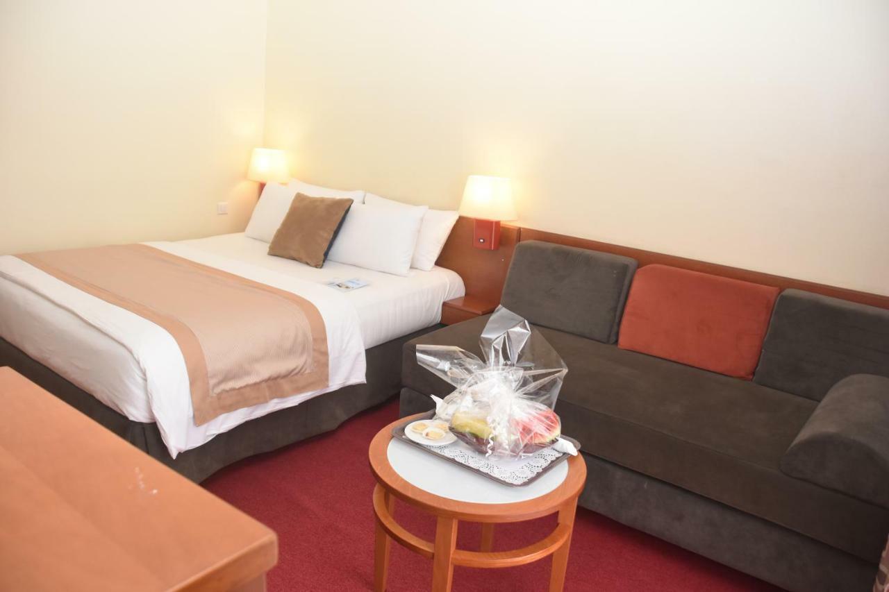 Hotel Sawa Дуала Экстерьер фото