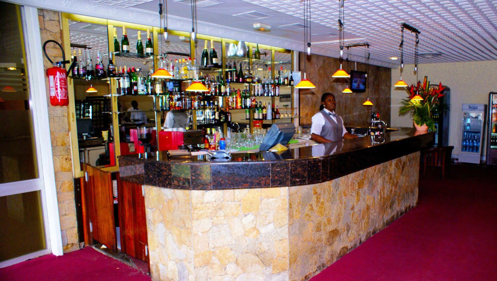 Hotel Sawa Дуала Экстерьер фото